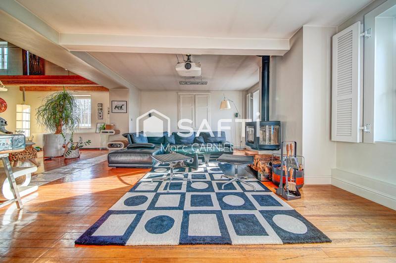 Maison - 335 m² - 11 pièces