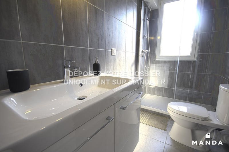 Chambre - 10 m² - 6 pièces