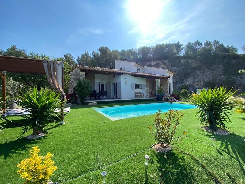 Maison - 185 m² - 9 pièces