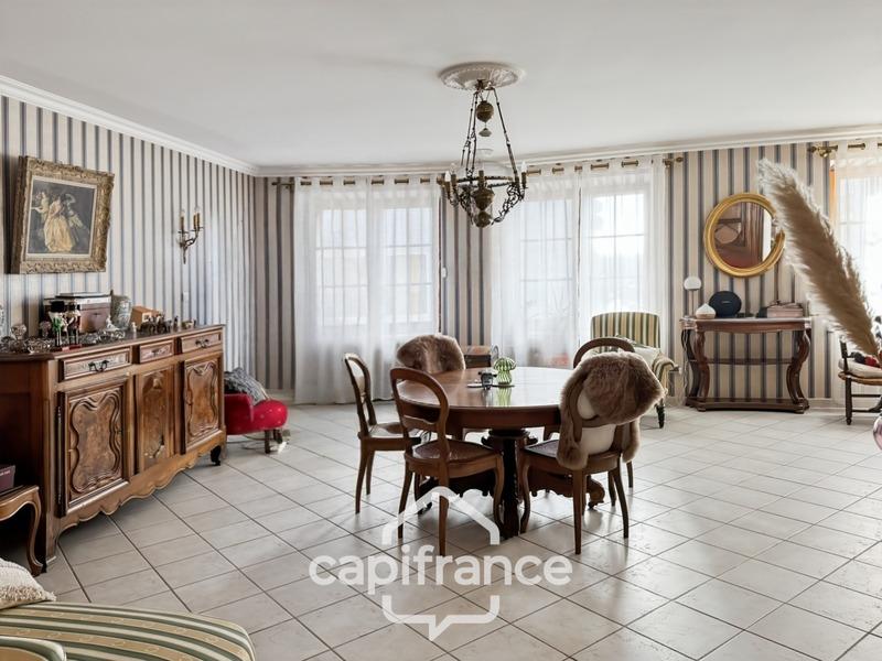 Maison - 185 m² - 8 pièces