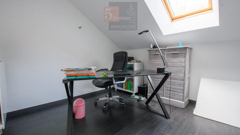 Maison - 236 m² - 7 pièces