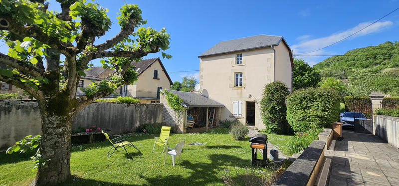 Maison - 210 m² - 9 pièces