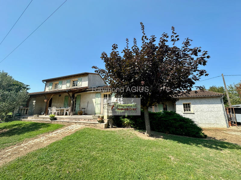 Maison - 219 m² - 13 pièces