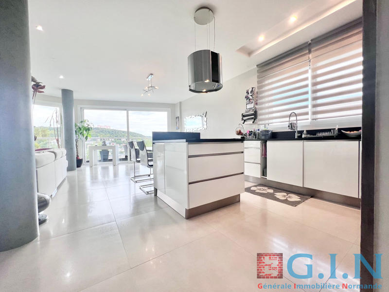 Propriété - 190 m² - 6 pièces