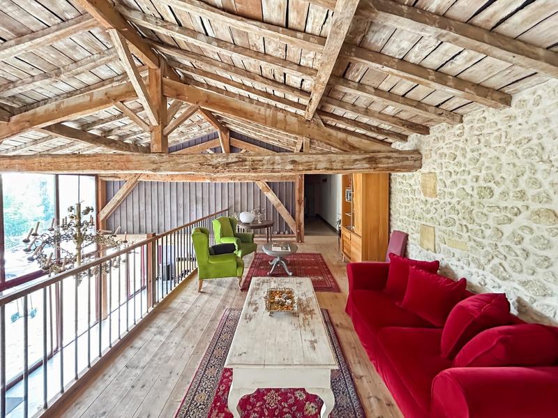 Maison - 682 m² - 20 pièces