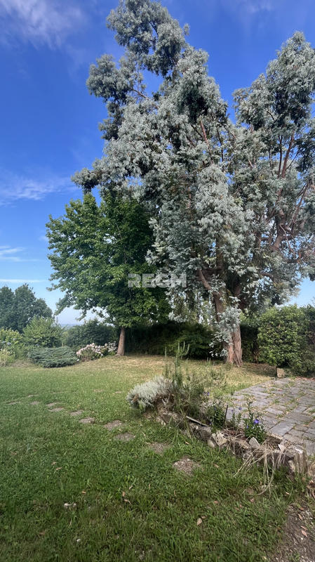 Maison - 200 m² - 7 pièces