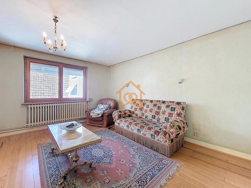 Maison - 213 m² - 9 pièces