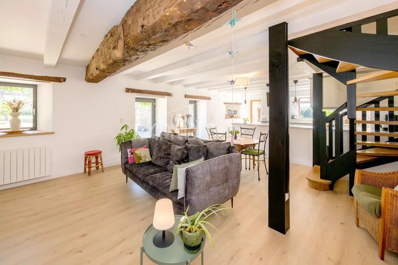 Maison - 137 m² - 8 pièces