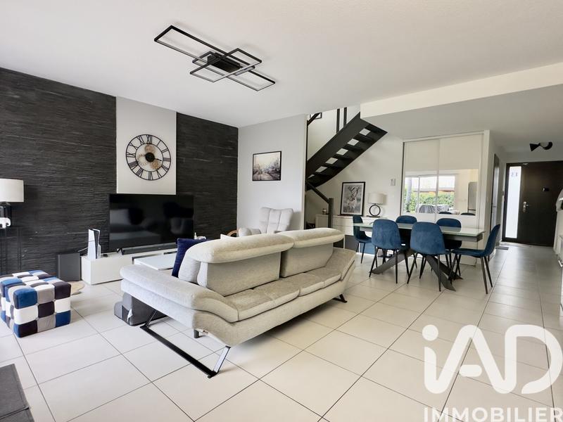 Maison - 100 m² - 5 pièces