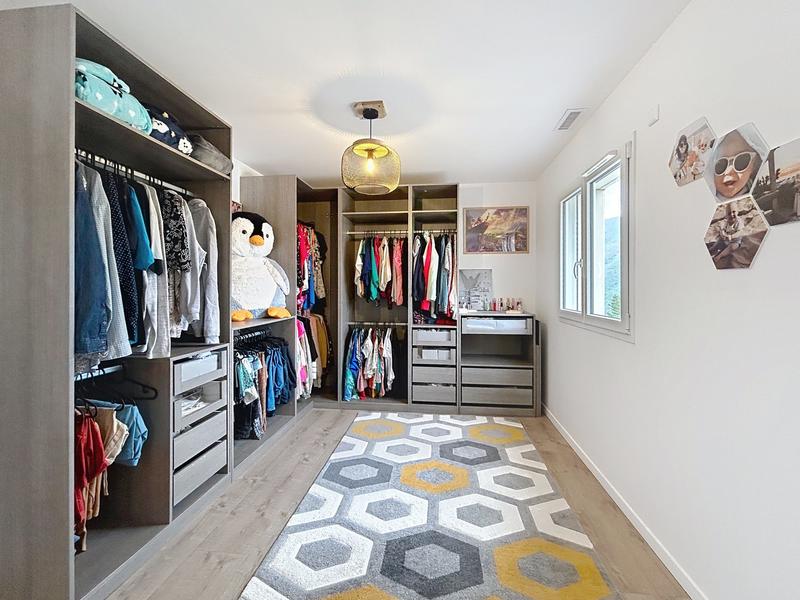 Maison - 94 m² - 5 pièces