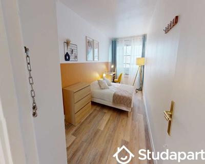 Chambre - 100 m² - 1 pièce