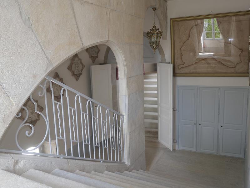 Château - 685 m² - 17 pièces