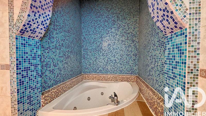 Maison - 204 m² - 6 pièces