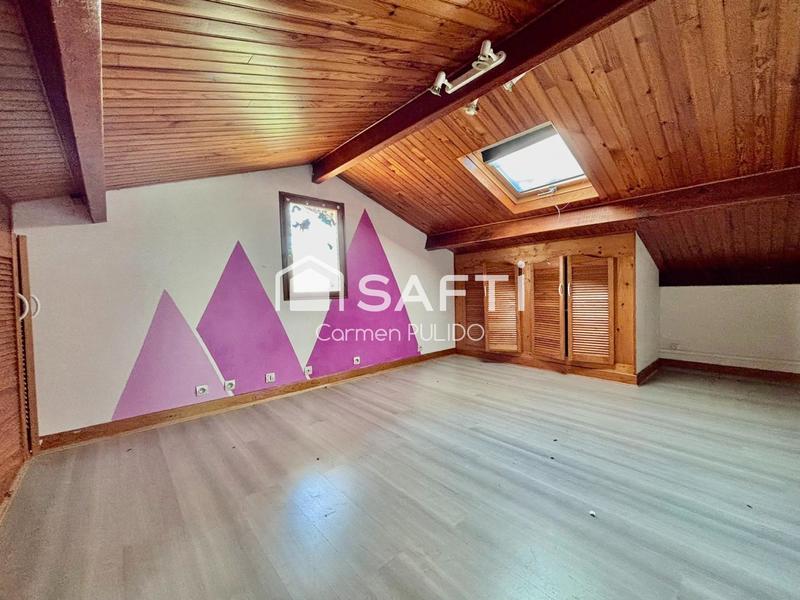 Maison - 210 m² - 9 pièces
