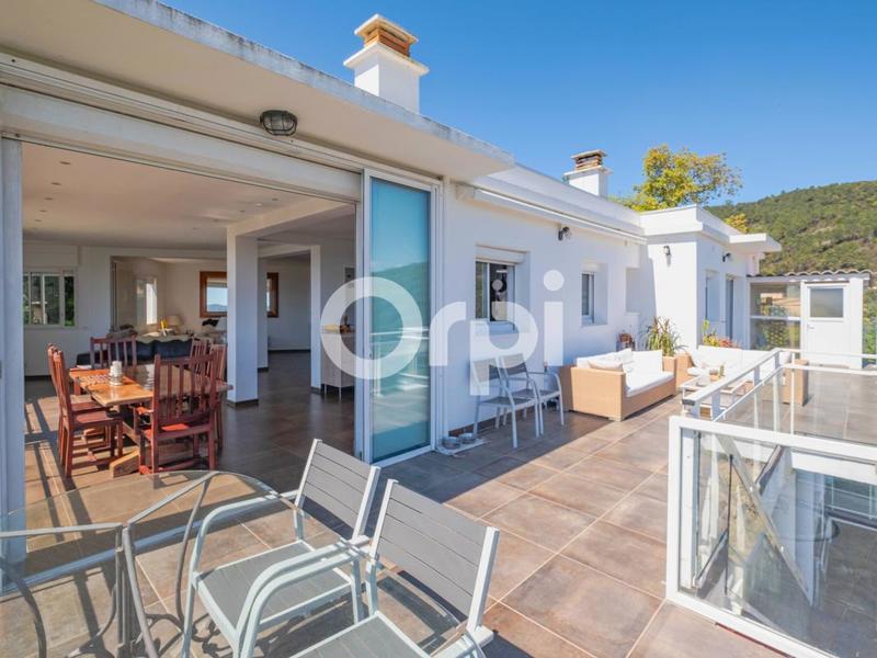 Villa - 260 m² - 5 pièces