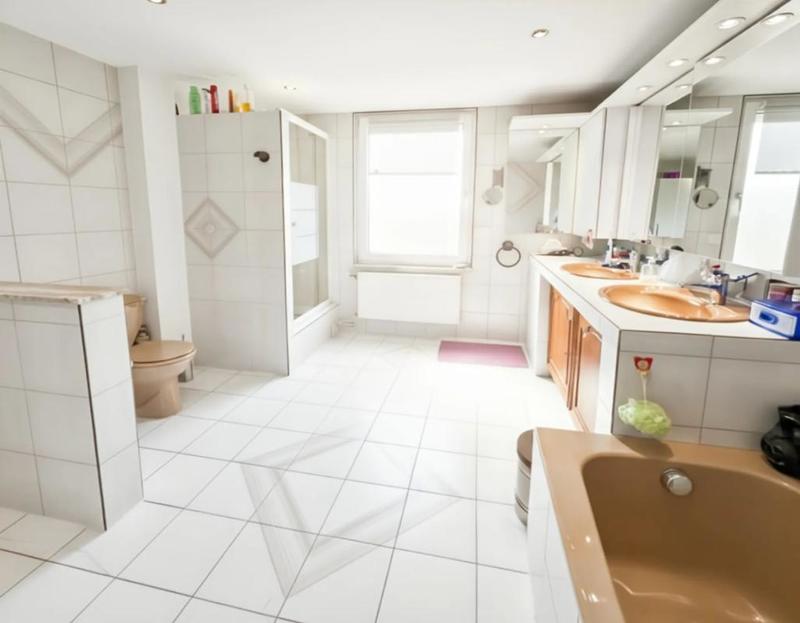 Maison - 200 m² - 8 pièces