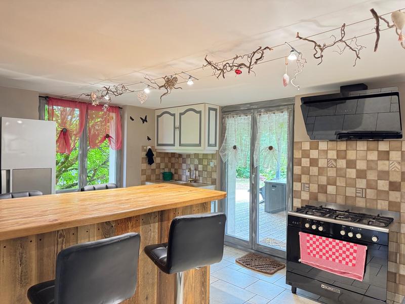 Maison - 210 m² - 7 pièces