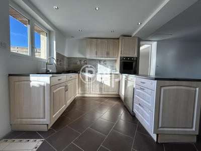 Maison - 80 m² - 5 pièces