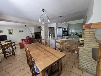 Mas - 275 m² - 11 pièces