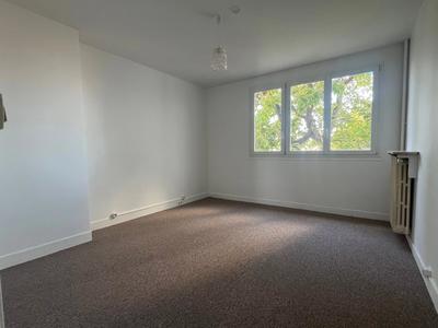 Appartement - 96 m² - 5 pièces