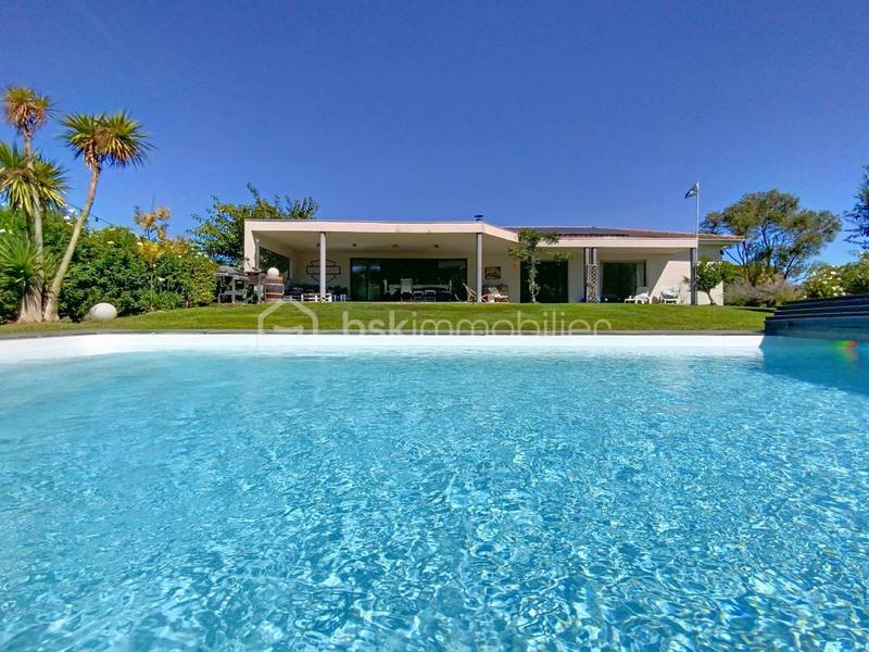 Maison - 168 m² - 5 pièces