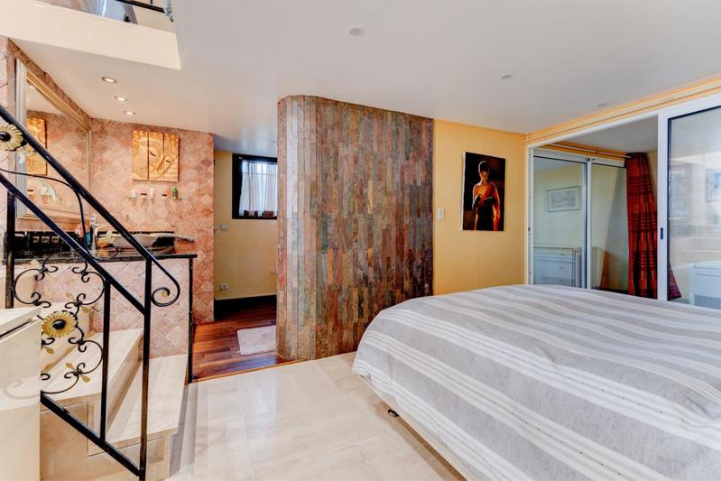 Loft - 107 m² - 4 pièces