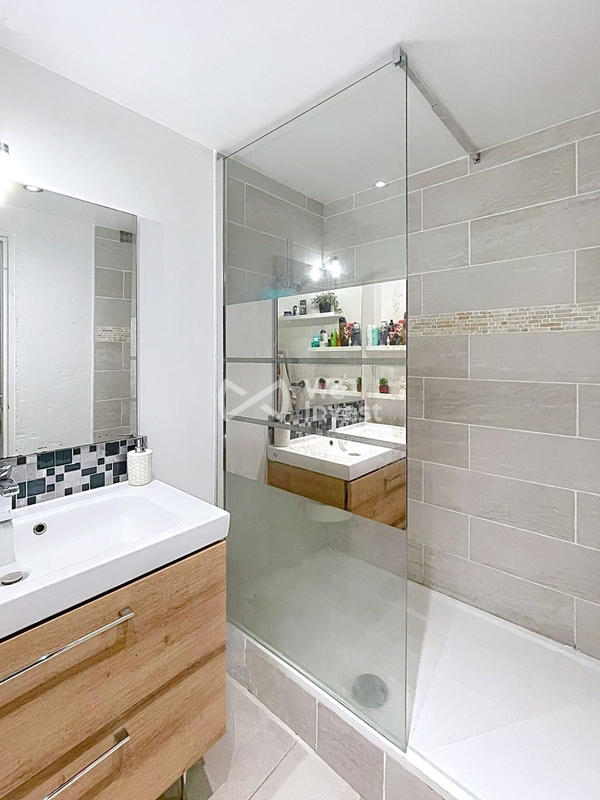 Duplex - 97 m² - 5 pièces