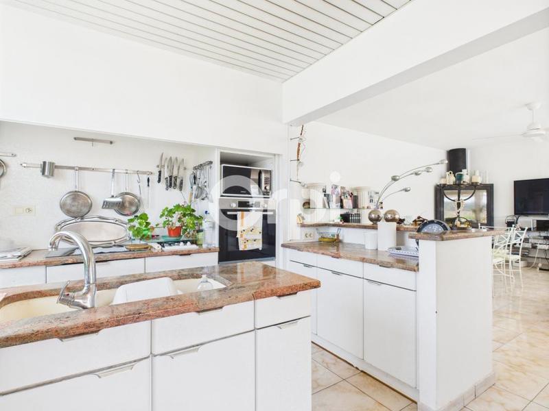 Maison - 199 m² - 7 pièces