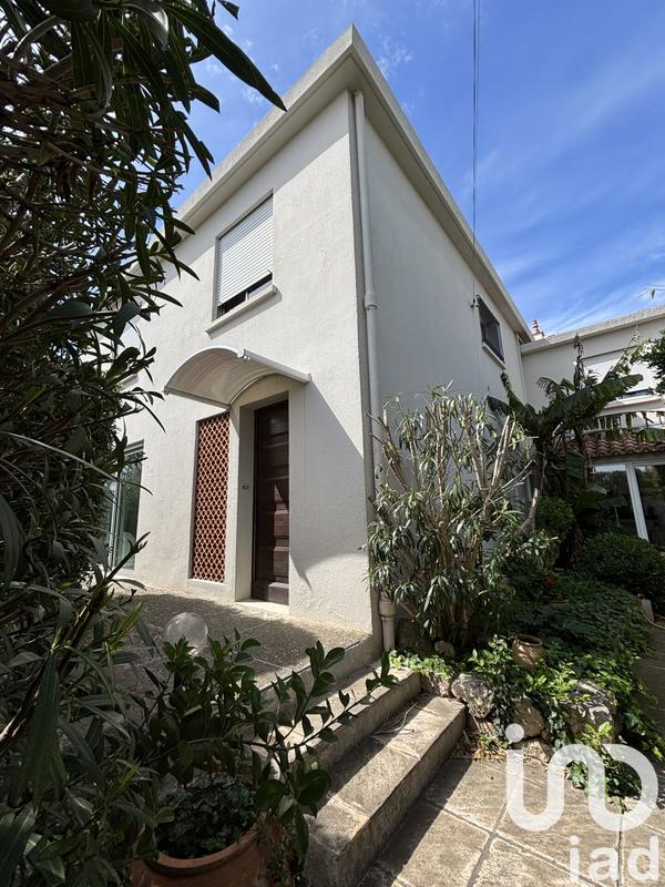 Maison - 240 m² - 9 pièces