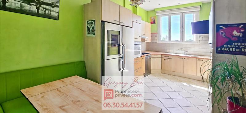 Maison - 1 000 m² - 40 pièces