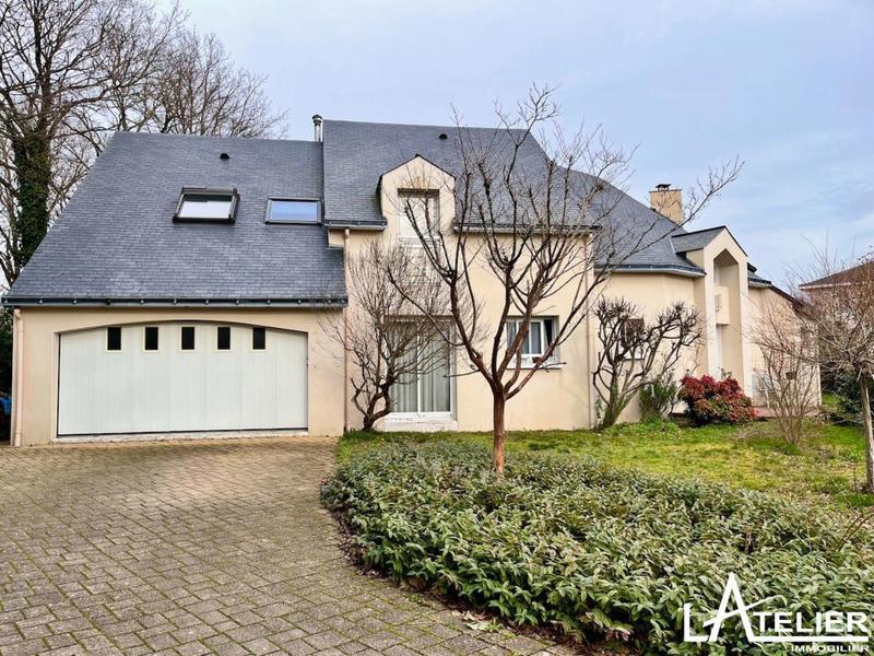 Maison - 200 m² - 7 pièces