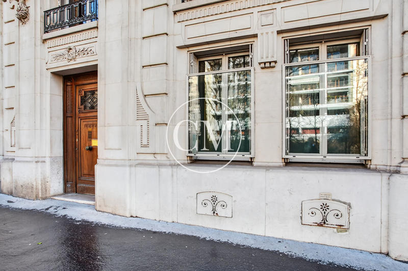 Bureau - 82 m² - 5 pièces