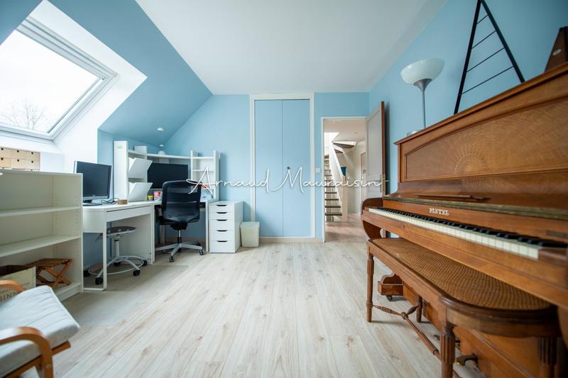 Maison - 250 m² - 8 pièces