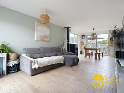 Maison - 99 m² - 5 pièces