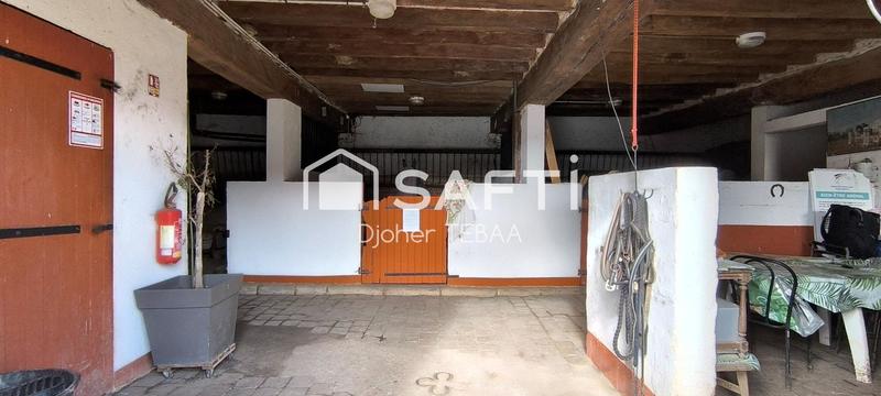 Maison - 211 m² - 10 pièces