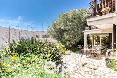 Maison - 252 m² - 6 pièces