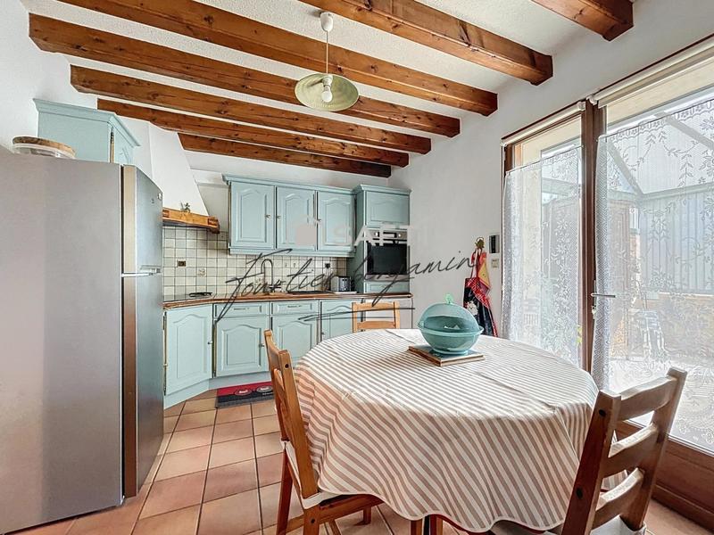 Maison - 186 m² - 8 pièces