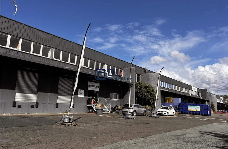 Entrepôt - 6 871 m²