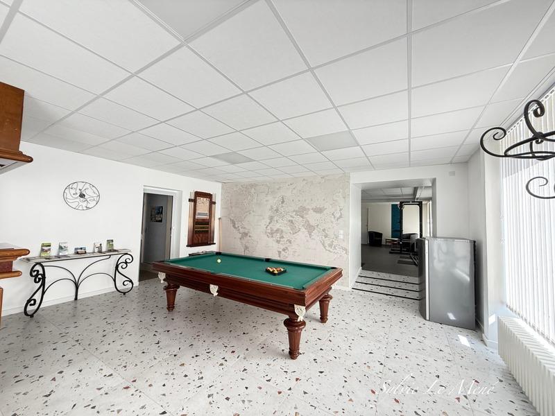 Maison - 459 m² - 14 pièces