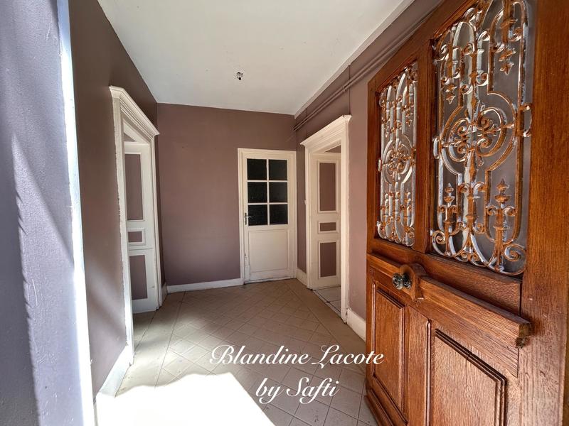 Maison - 207 m² - 8 pièces