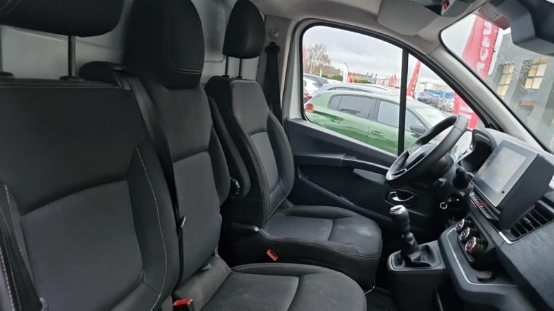 Renault Trafic Fourgon l2h1 3000 kg blue dci 130 grand confort