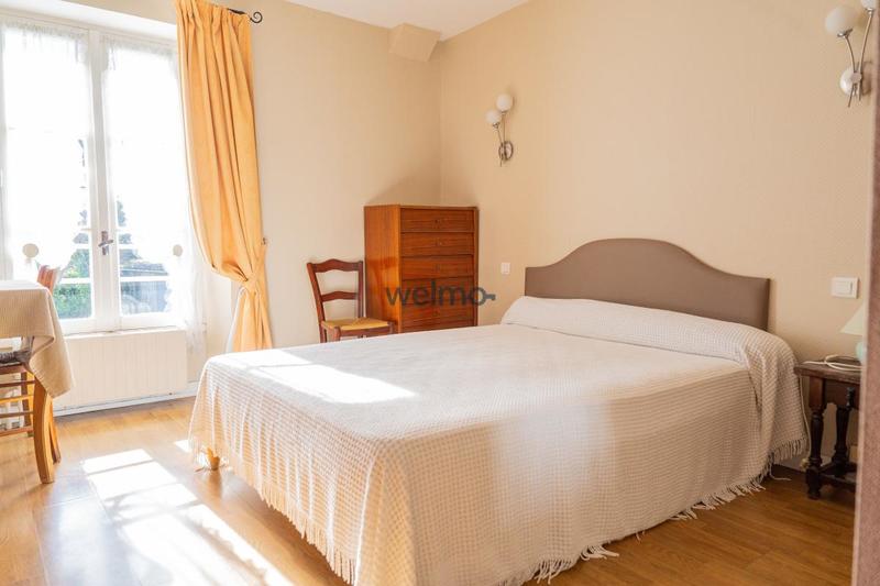 Demeure - 700 m² - 20 pièces