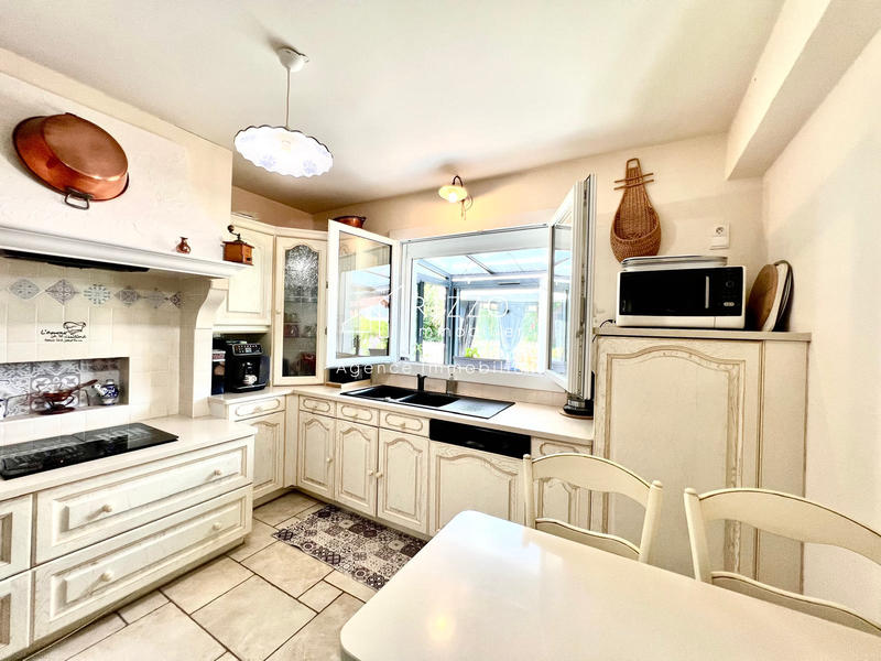 Maison - 180 m² - 6 pièces