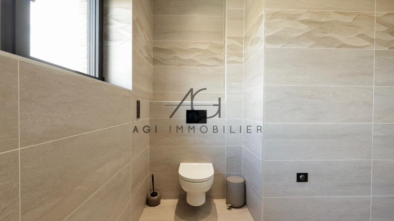 Maison - 228 m² - 5 pièces