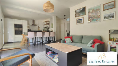 Maison - 94 m² - 6 pièces