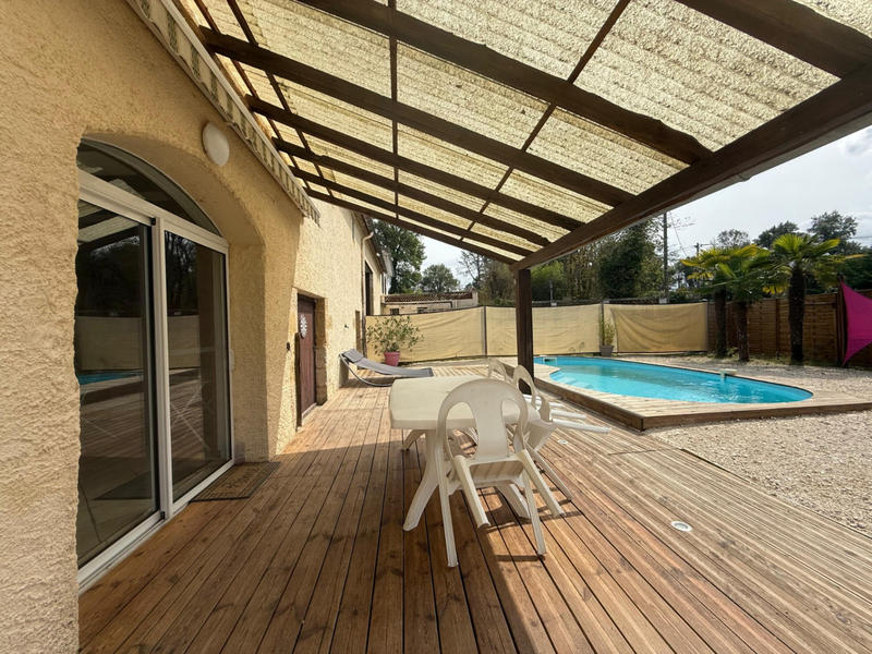 Maison - 512 m² - 11 pièces