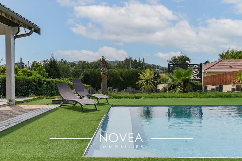 Maison traditionnelle - 141 m² - 6 pièces