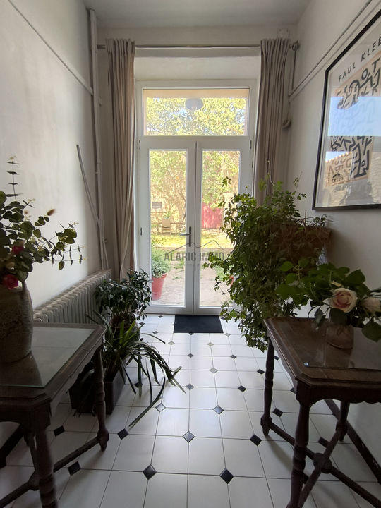 Propriété - 420 m² - 10 pièces