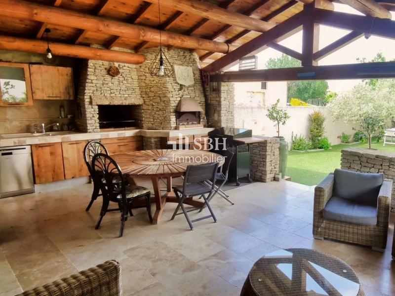 Maison - 480 m² - 8 pièces