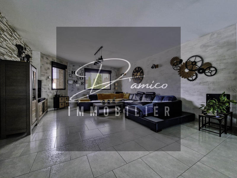 Maison - 214 m² - 10 pièces